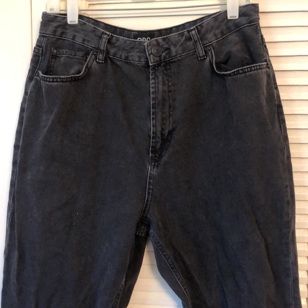 BDG UO high waisted mom jeans black